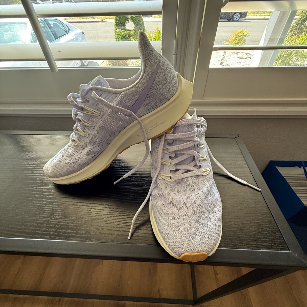 Nike Air Zoom Pegasus 36, Purple agate Sneakers Modern Athletic Design
